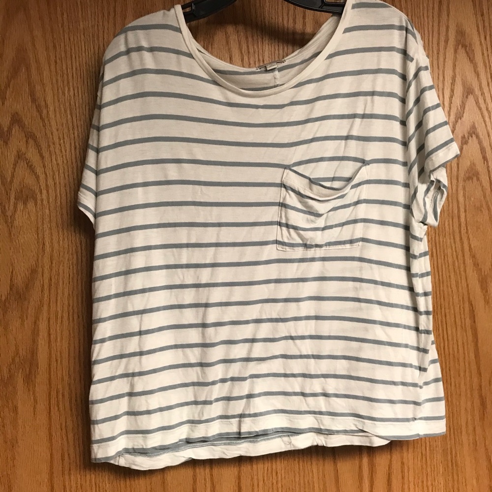 Gap White and Gray Striped T-shirt